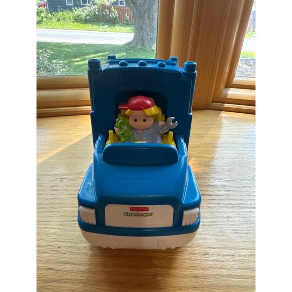 Fisher-Price Little People Recycling Truck & Figure - Picture 3 of 7